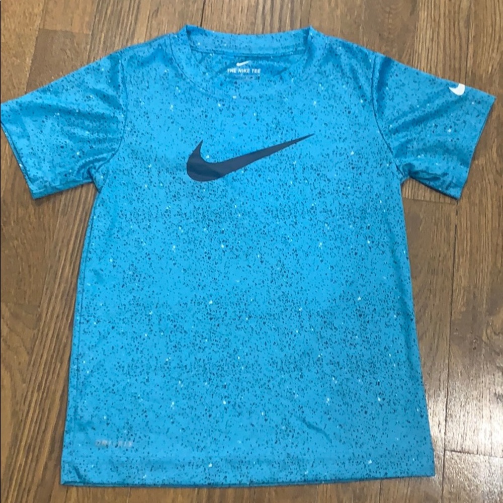 Nike boys shirt size 7